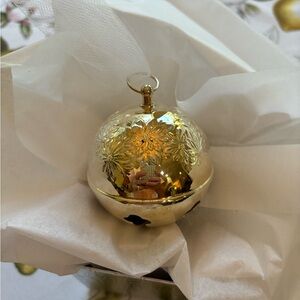 2002-Poinsettias Sleigh Bell-Annual
by TOWLE SILVER EP